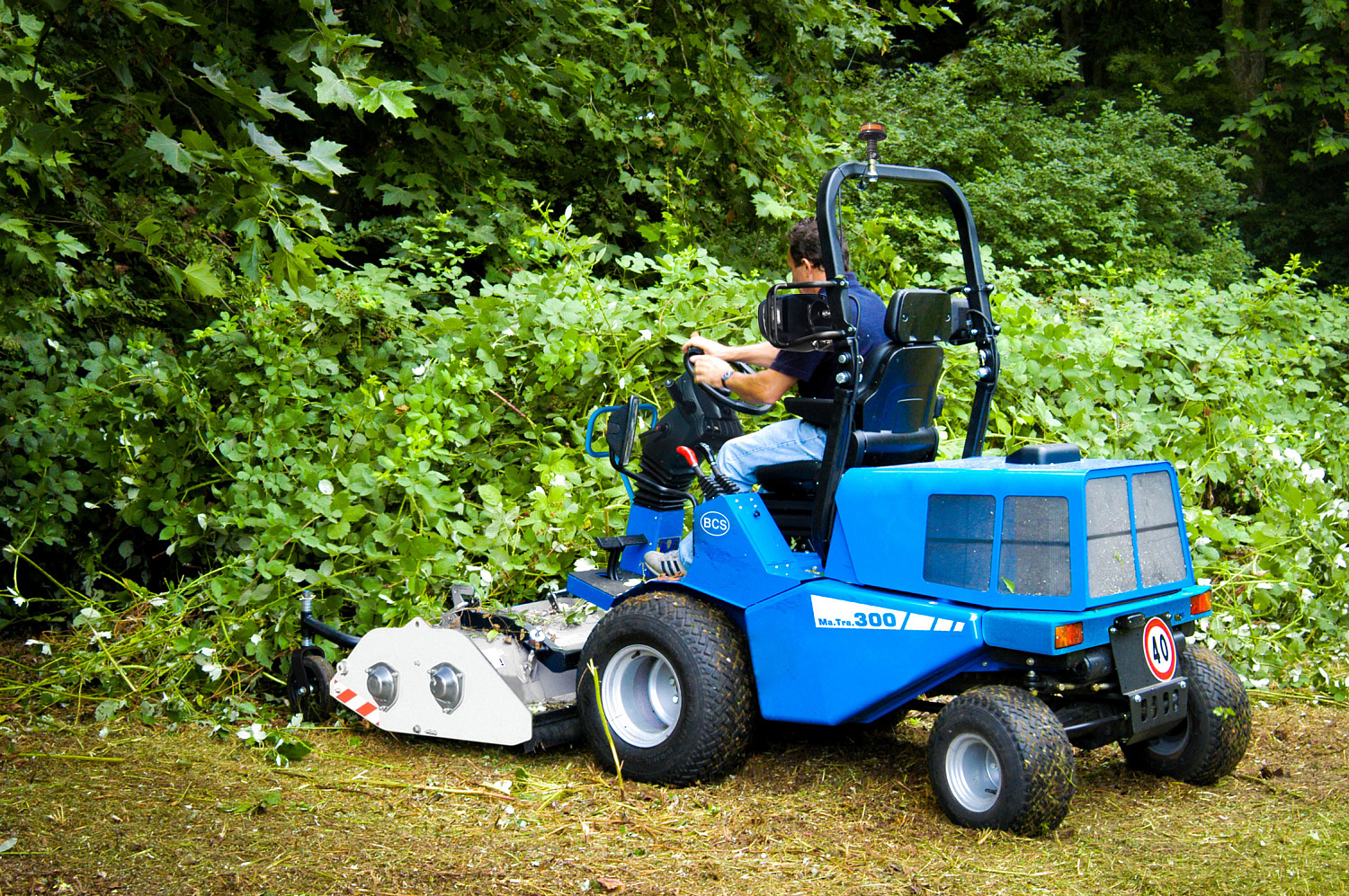 Газонокосильная машина MaTra 300