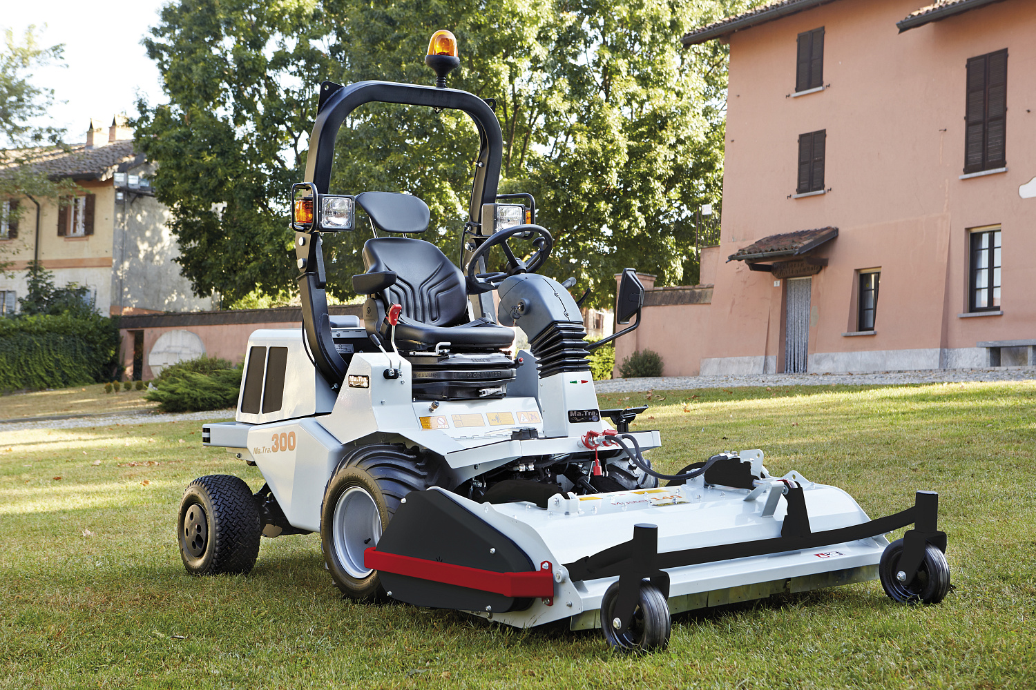 Газонокосильная машина MaTra 300
