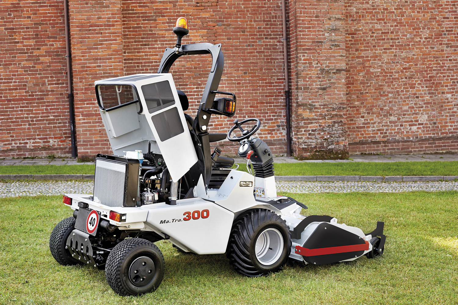 Газонокосильная машина MaTra 300